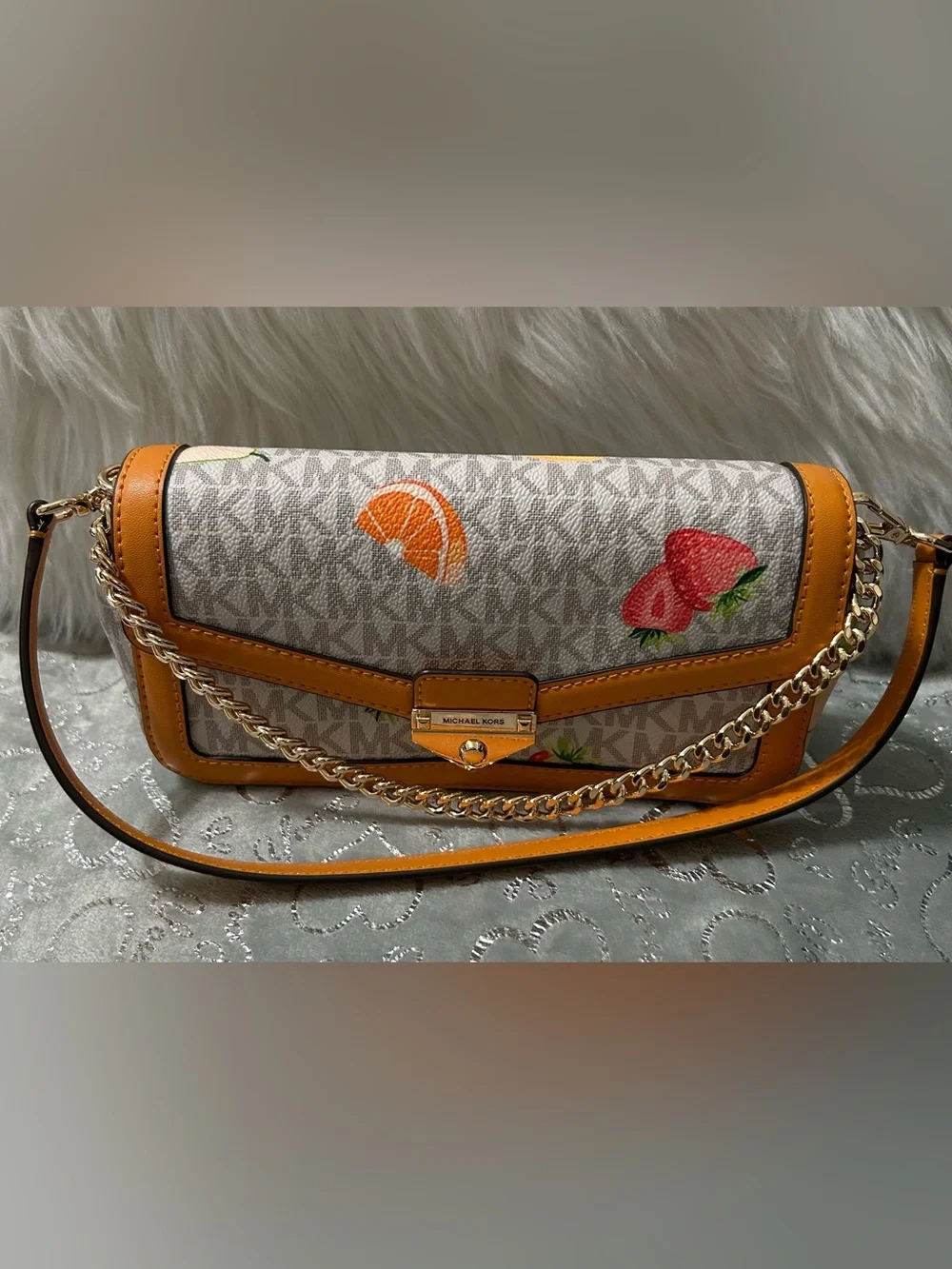 NWT Michael Kors Soho Fruit Printed Signature Logo Convertible Crossbody white - Picture 3 of 14